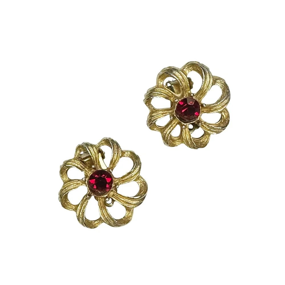 VINTAGE Faux Garnet Wreath Brooch & Clip-on Earrings Set • red crystal gold tone